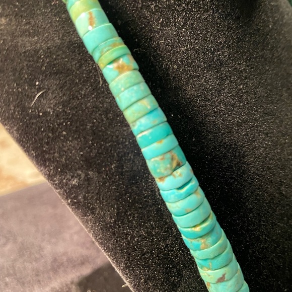 Vintage Turquoise Beaded Necklace
Length 13” top to bottom - Picture 5 of 9